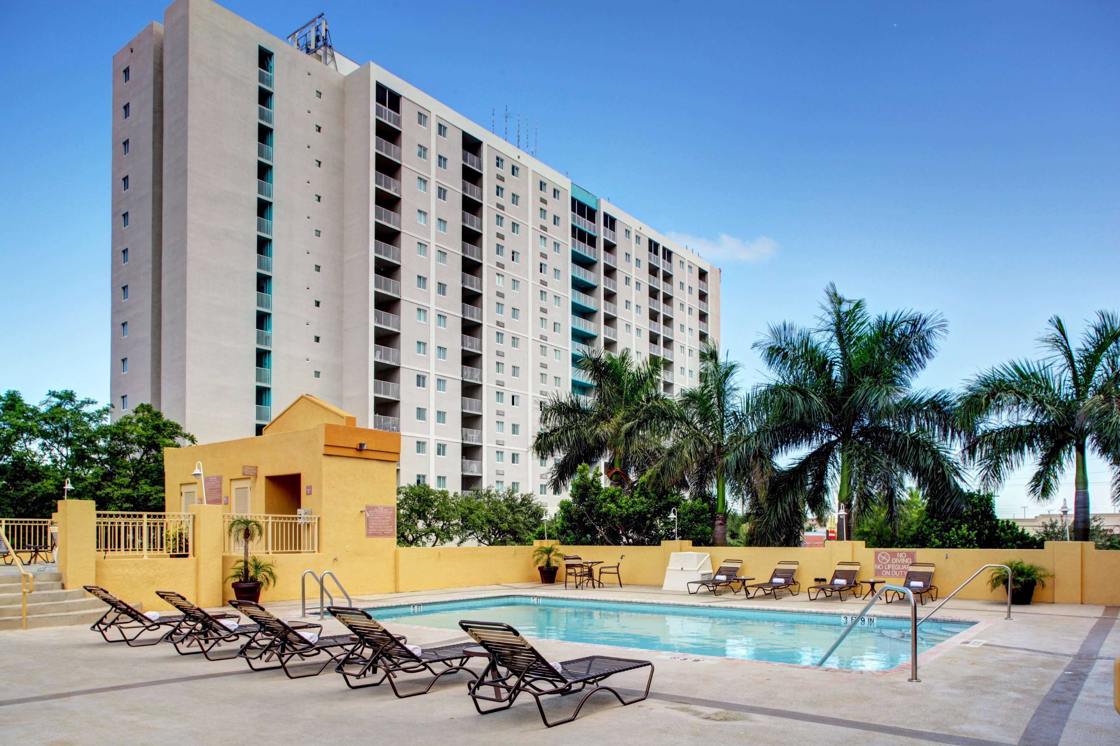 Hampton Inn & Suites Miami Airport South/Blue Lagoon Exterior photo