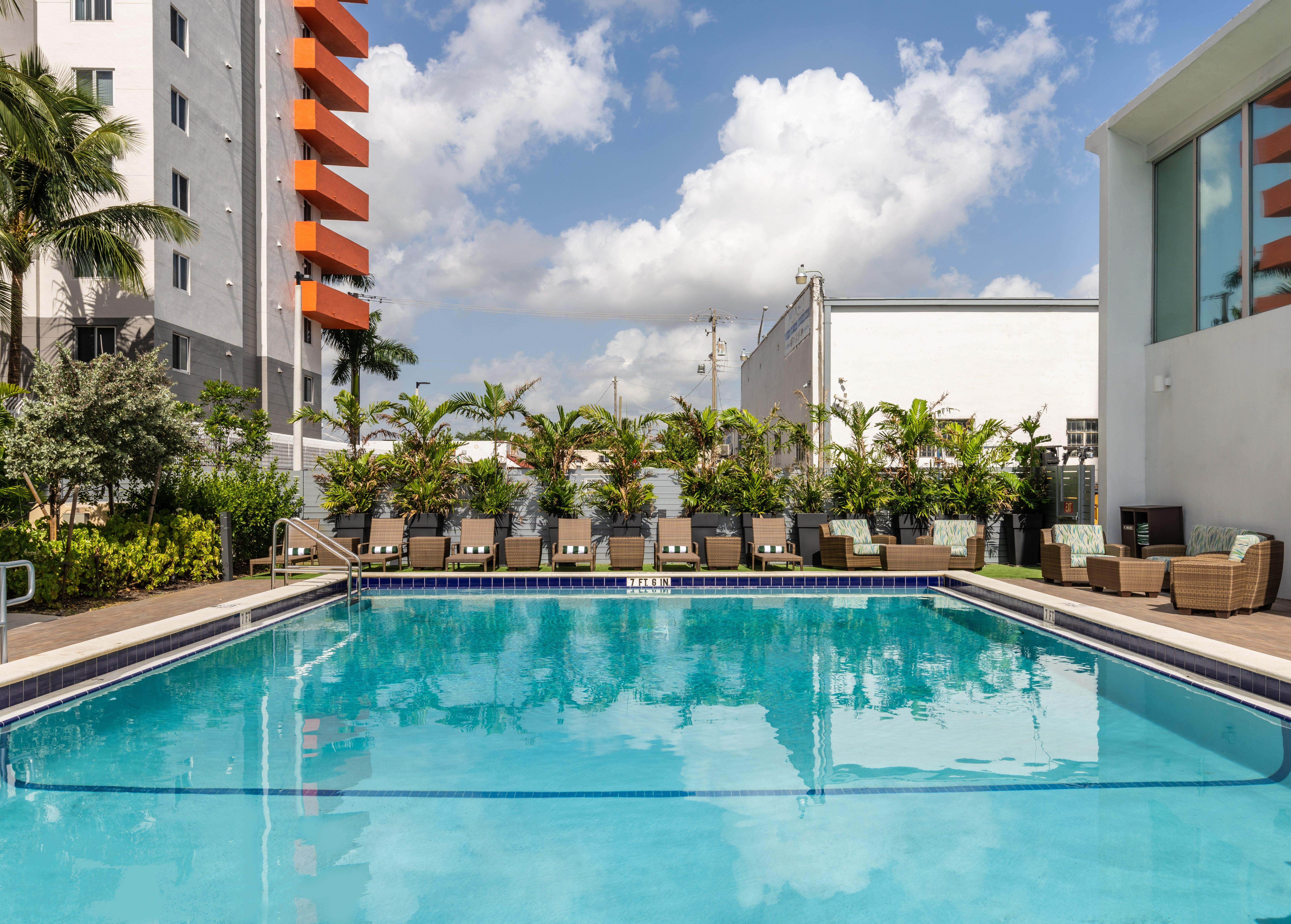 Hampton Inn & Suites Miami Airport South/Blue Lagoon Exterior photo